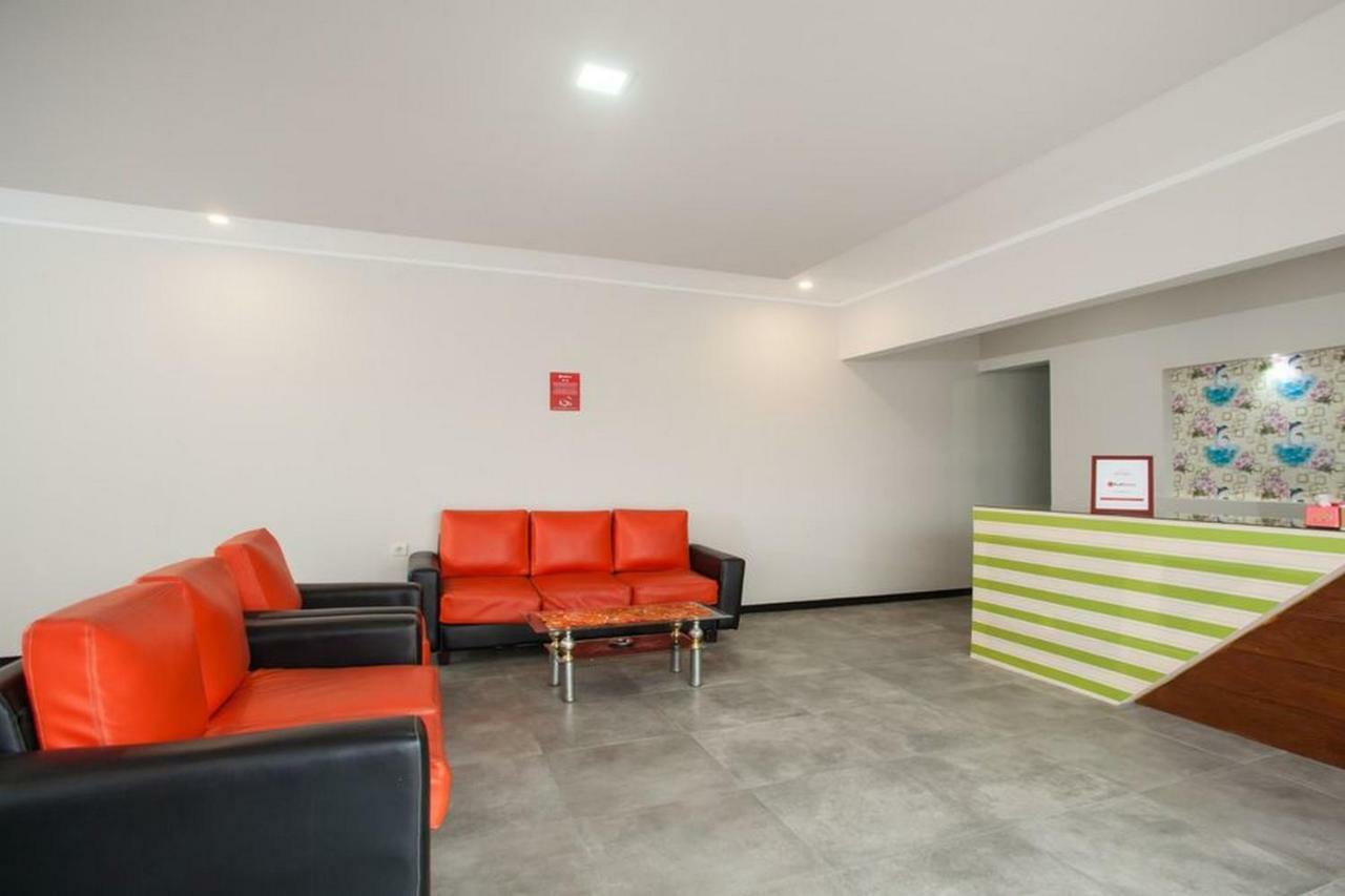 RedDoorz Syariah Plus near Banyuwangi Airport Bagian luar foto