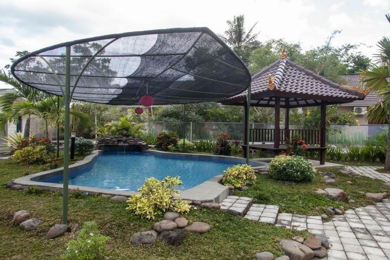 RedDoorz Syariah Plus near Banyuwangi Airport Bagian luar foto